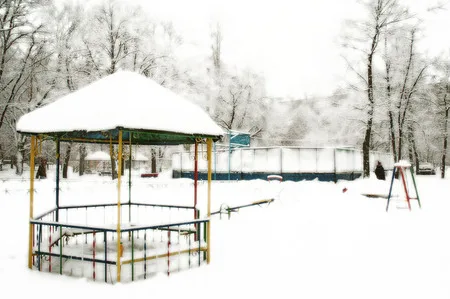 Зимний двор. Кадр 1