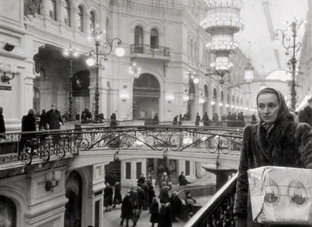 The History of GUM. Кадр 8