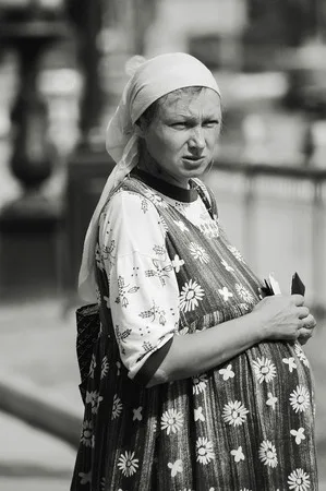 Не светские Лица. Кадр 3