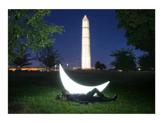 Ближе луны только звезды. Кадр 3