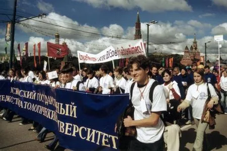 Parade of the Moscow students. Кадр 11