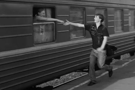На все вокзалы поезда приходят. Кадр 6