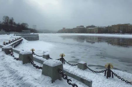 City — ice, river. Кадр 6