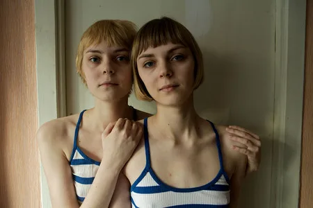 Twins. Кадр 2