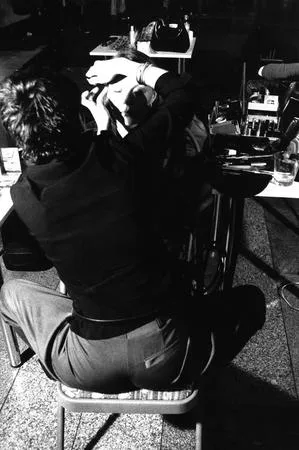 Behind side scenes AlboMODA 2001. Кадр 9