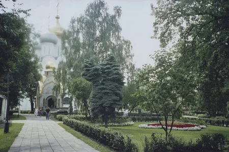 Шпили — купола. Кадр 3