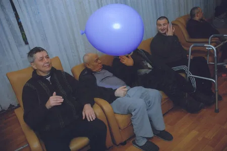 Детский праздник в недетском доме. Кадр 8