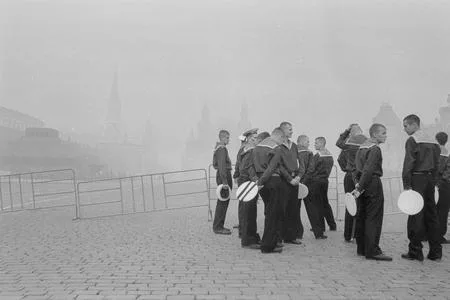 Eight plots about the Red square. Кадр 7