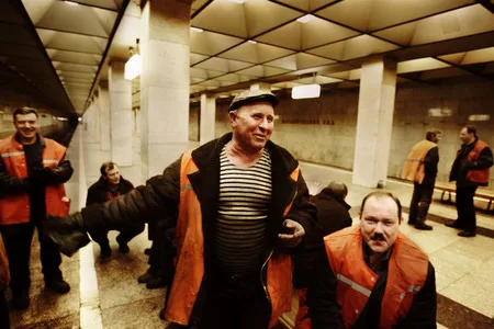 Subway “walkers”. Кадр 10
