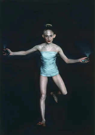 Улица, Искусство, Мода. Новая фотография из новой России. 1991-2005. Кадр 14