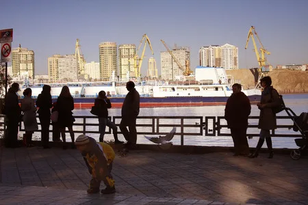 Port in autumn colour. Кадр 6