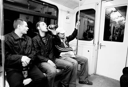 Moscow. Subway. People. Кадр 11