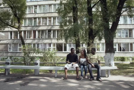 Moscow, Africa. Кадр 6