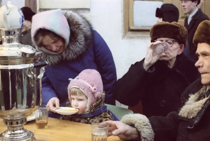 Tea in the gardens of Russia and Turkey. Кадр 1
