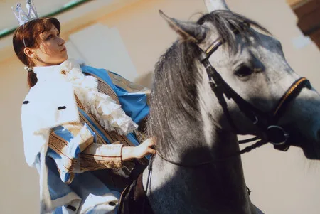 In a saddle. Кадр 7