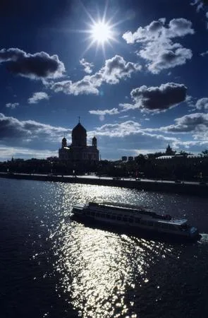 Огни и линии большого города. Кадр 3