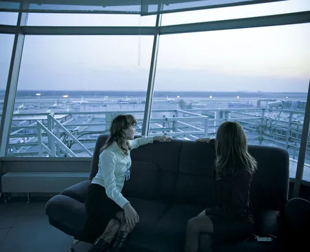 Instead of God (air traffic controllers). Кадр 8
