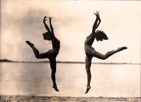 Обнаженная натура в фотографиях Герхарда Рибике. 1924-1935. Кадр 3