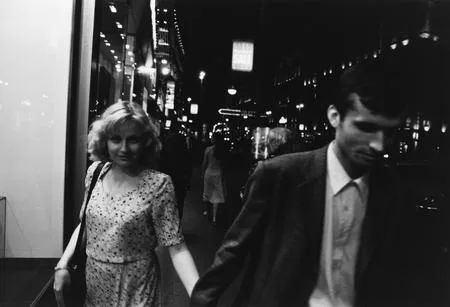 Small night Tverskaya in a black-and-white tonality. Кадр 7