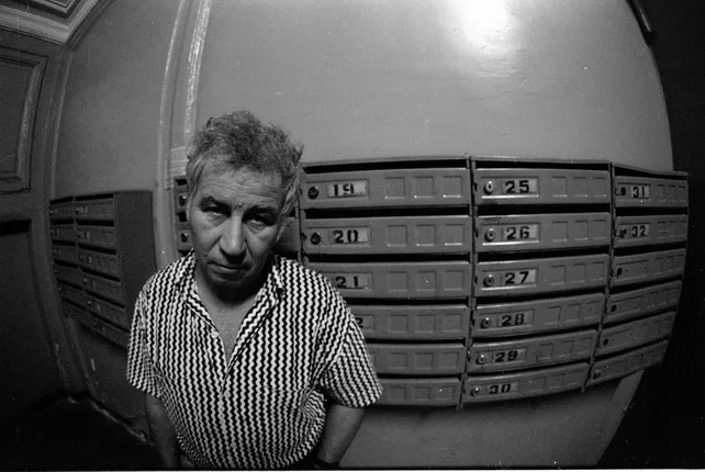Two Walks with Kabakov. Кадр 1