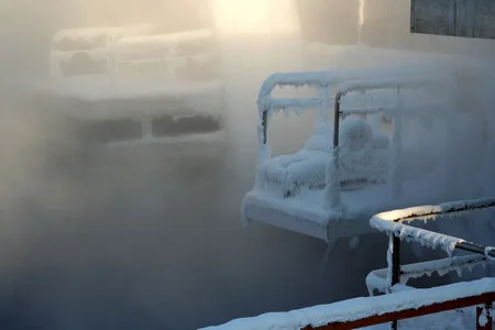 Isn’t it cold?. Кадр 12