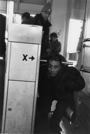 Exit to the city. Кадр 4