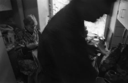 Mother. Кадр 24