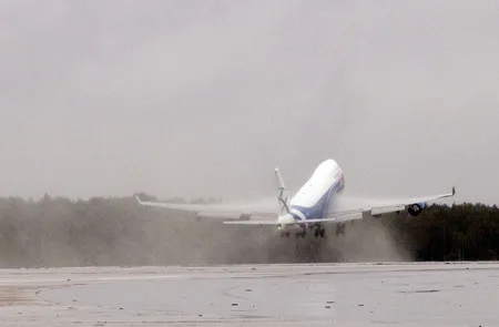 Airport. Rain. Кадр 3
