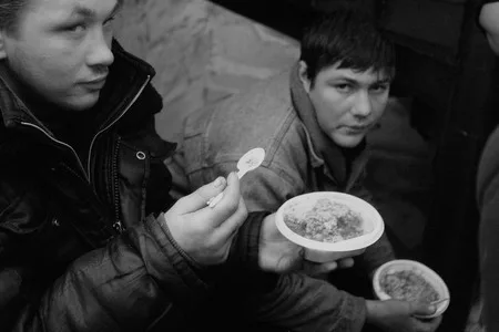 Dispensation of food in Moscow temples. Кадр 12