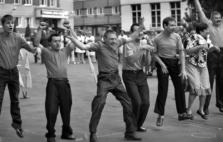 City Day in a land of everlasting childhood. Кадр 2