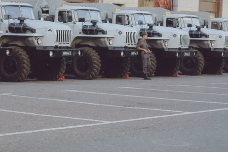To Serve and protect. Кадр 2