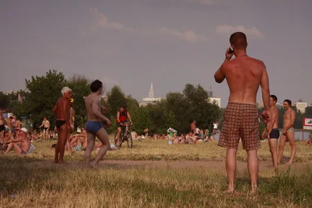 Hot summer 2010. Beach. Кадр 5