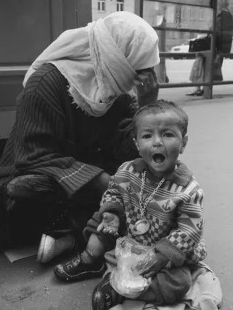 Street children. Кадр 2