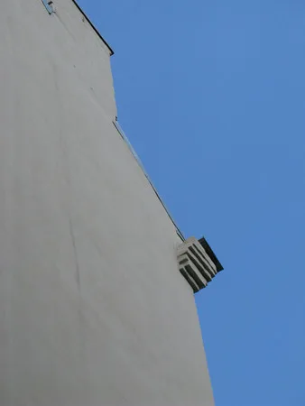 Cornices. Кадр 2