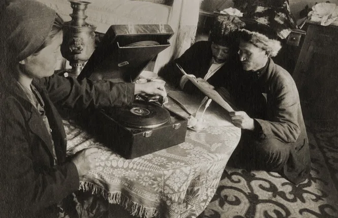 Concentration of the Image. 1920s — 1940s. Кадр 6