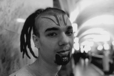 Faces in a subway. Кадр 1