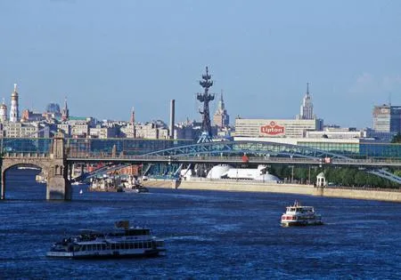Огни и линии большого города. Кадр 2