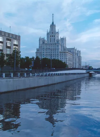 Mirror land. Кадр 6