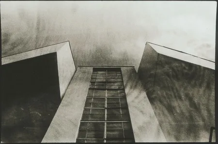 New photographs of vanishing buildings. Кадр 2