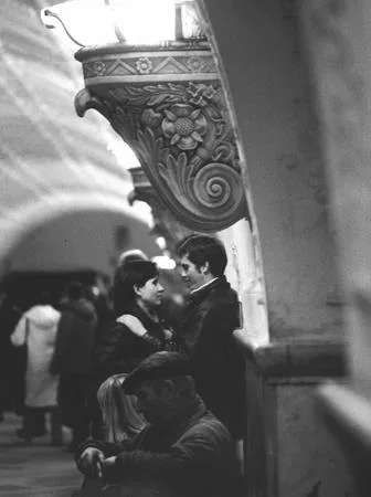 The underground. People. Кадр 3