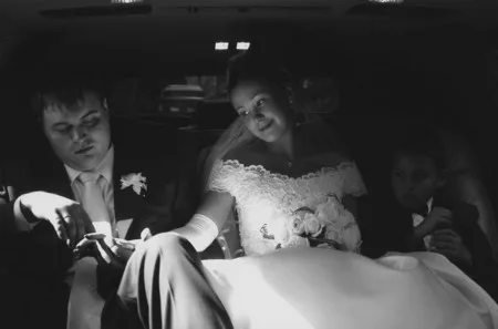 The broom and the bride. Кадр 5