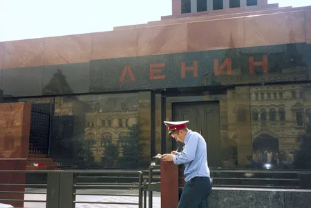 The Red Square. Кадр 3