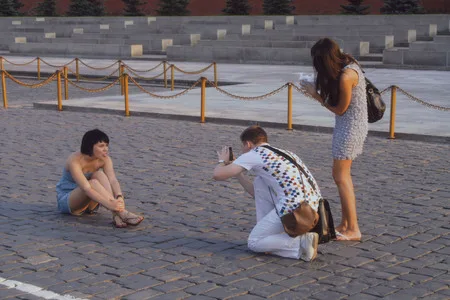Посмотри в камеру. Кадр 1