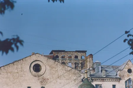 The roofs. Кадр 7