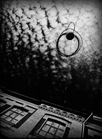 City under the sky. Кадр 7