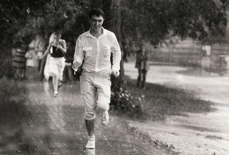 Without umbrella. Кадр 1