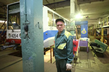 Oktyabr tramway depot. Кадр 7