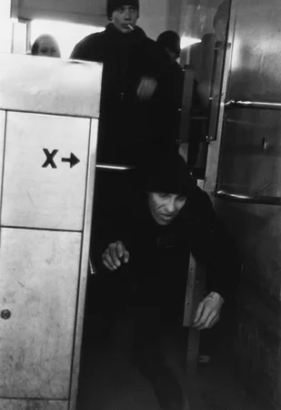 Exit to the city. Кадр 10