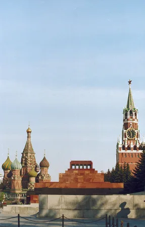 The Red Square. Кадр 1