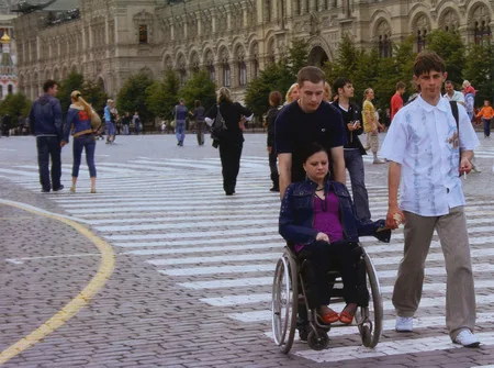 Muscovites and guests of the capital. Кадр 14